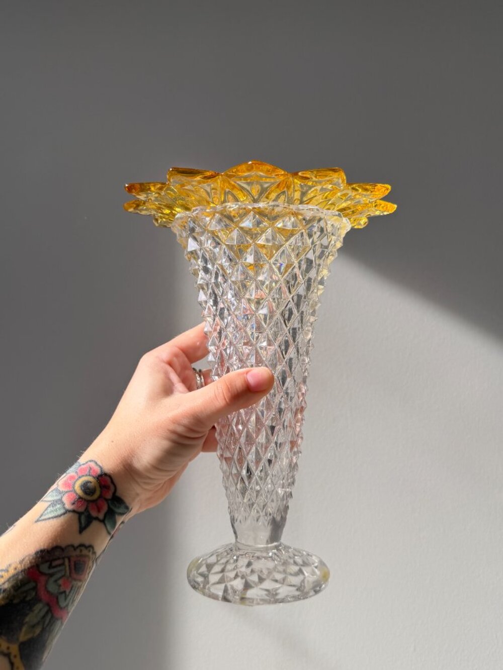 3/$30 🌟 Funky Vintage Princess House Candleholder Vase - Picture 4 of 8